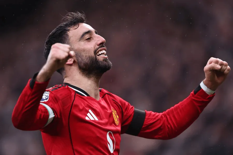 世界杯官方平台-尽力局，曼联球员本场共创造10次机会，其中8次来自B费