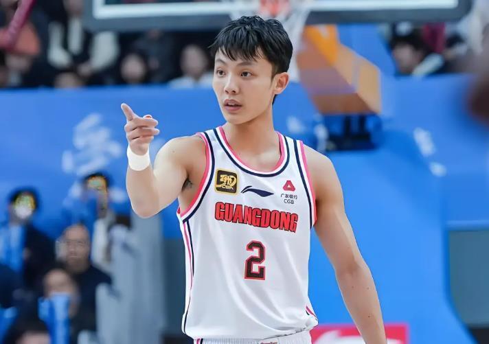 世界杯app下载-徐杰再次当选全明星票王，场均13+5，广东队欠他一份顶薪