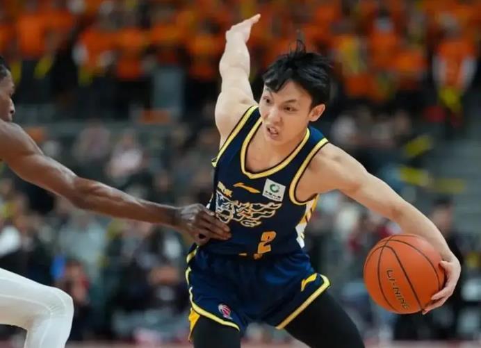 世界杯app下载-徐杰再次当选全明星票王，场均13+5，广东队欠他一份顶薪