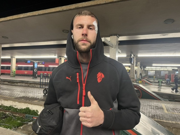 世界杯高清入口-此前眉骨缝了9针！意媒：帕夫洛维奇回归参加米兰合练